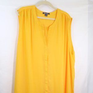 Yellow gold sleeveless button down shell - 32w